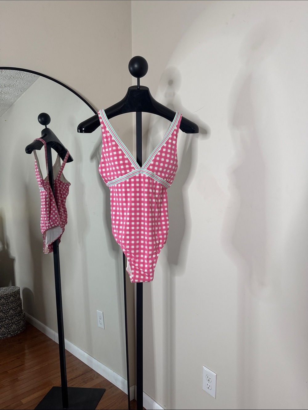 Vineyard Vines Gingham Print One Piece Swimsuit Pink White Size M
